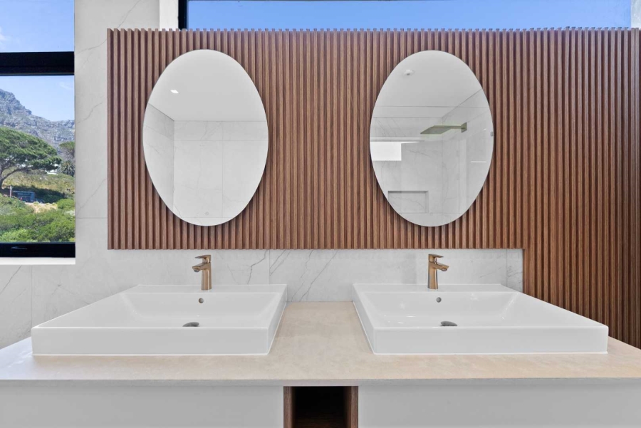 5 Bedroom Property for Sale in Camps Bay Western Cape